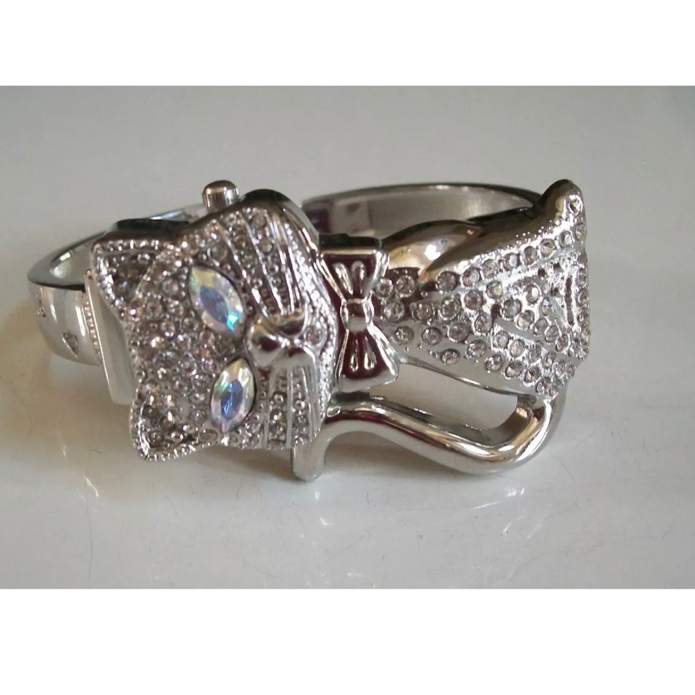 Women silver finish fashion rhinestone cute Cat cuff watch